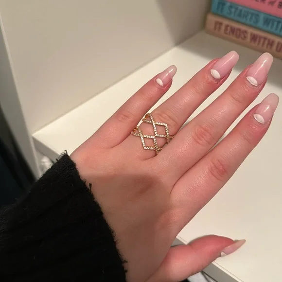 Ring - Picture 1 of 4